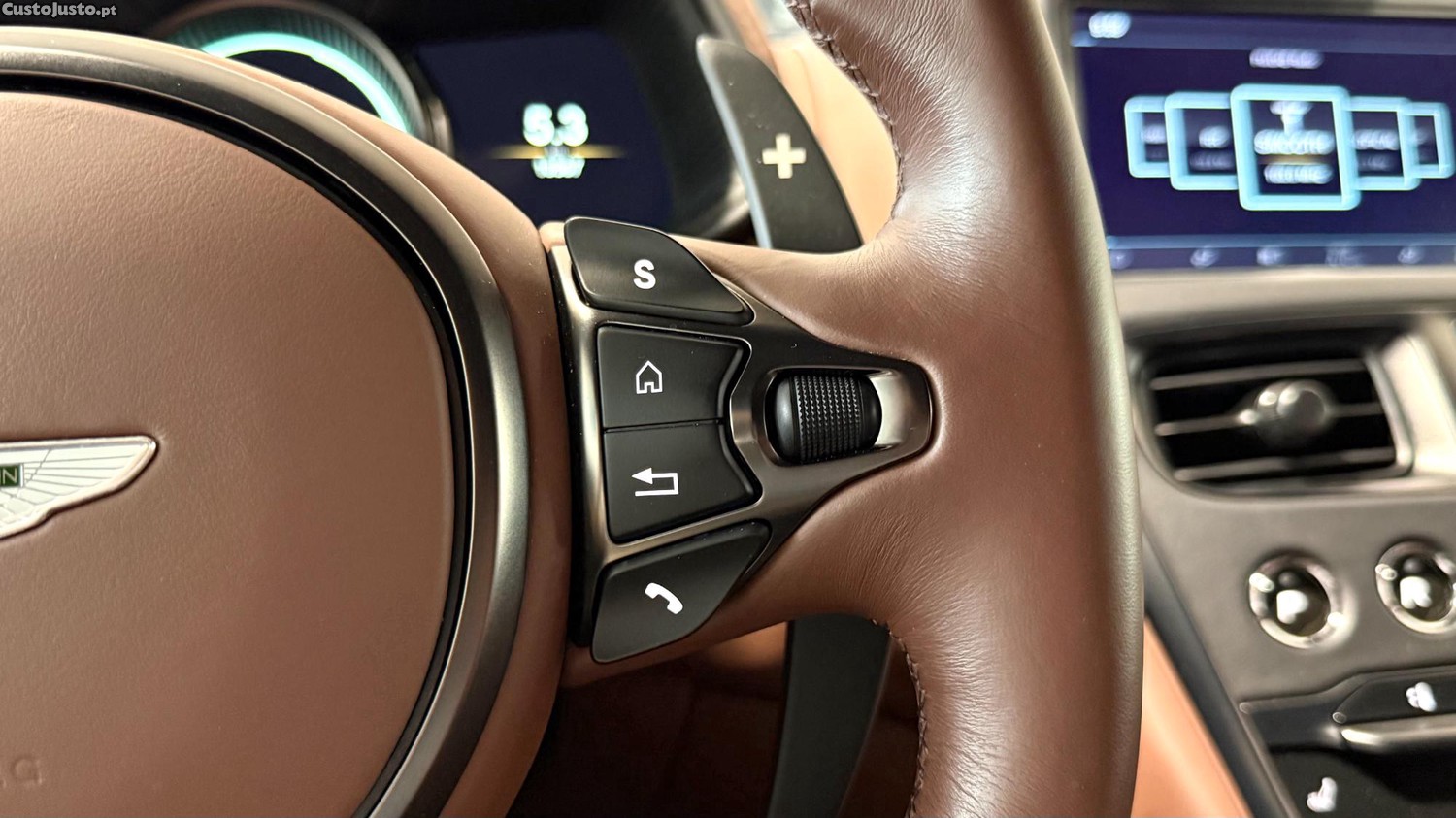 Aston Martin DB 11 Coupé — fotografia 11