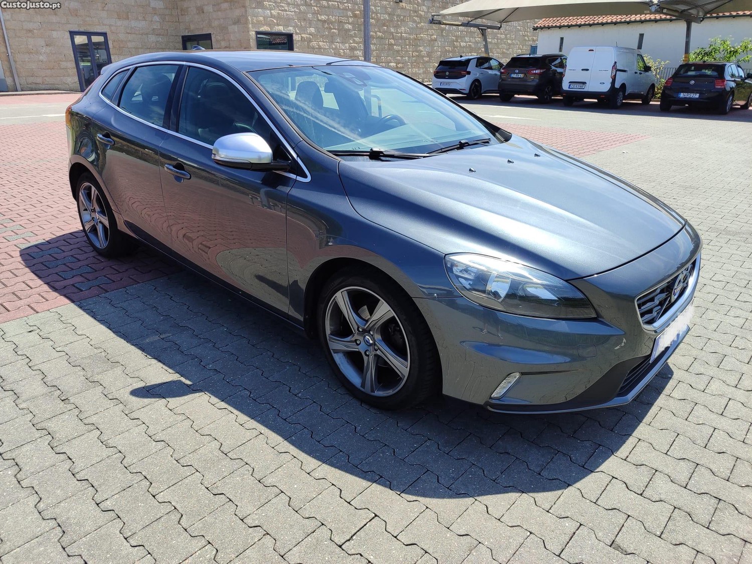 Volvo V40 D2 R DESIGN 1.6 — fotografia 3