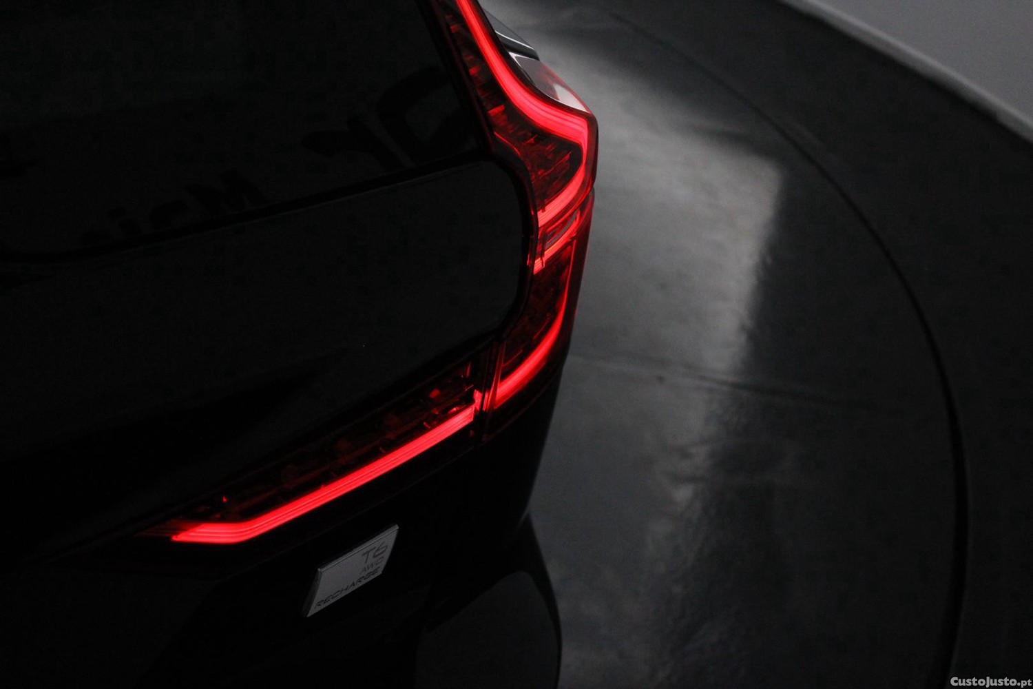 Volvo V60 2.0 T6 AWD R-DESIGN — fotografia 2