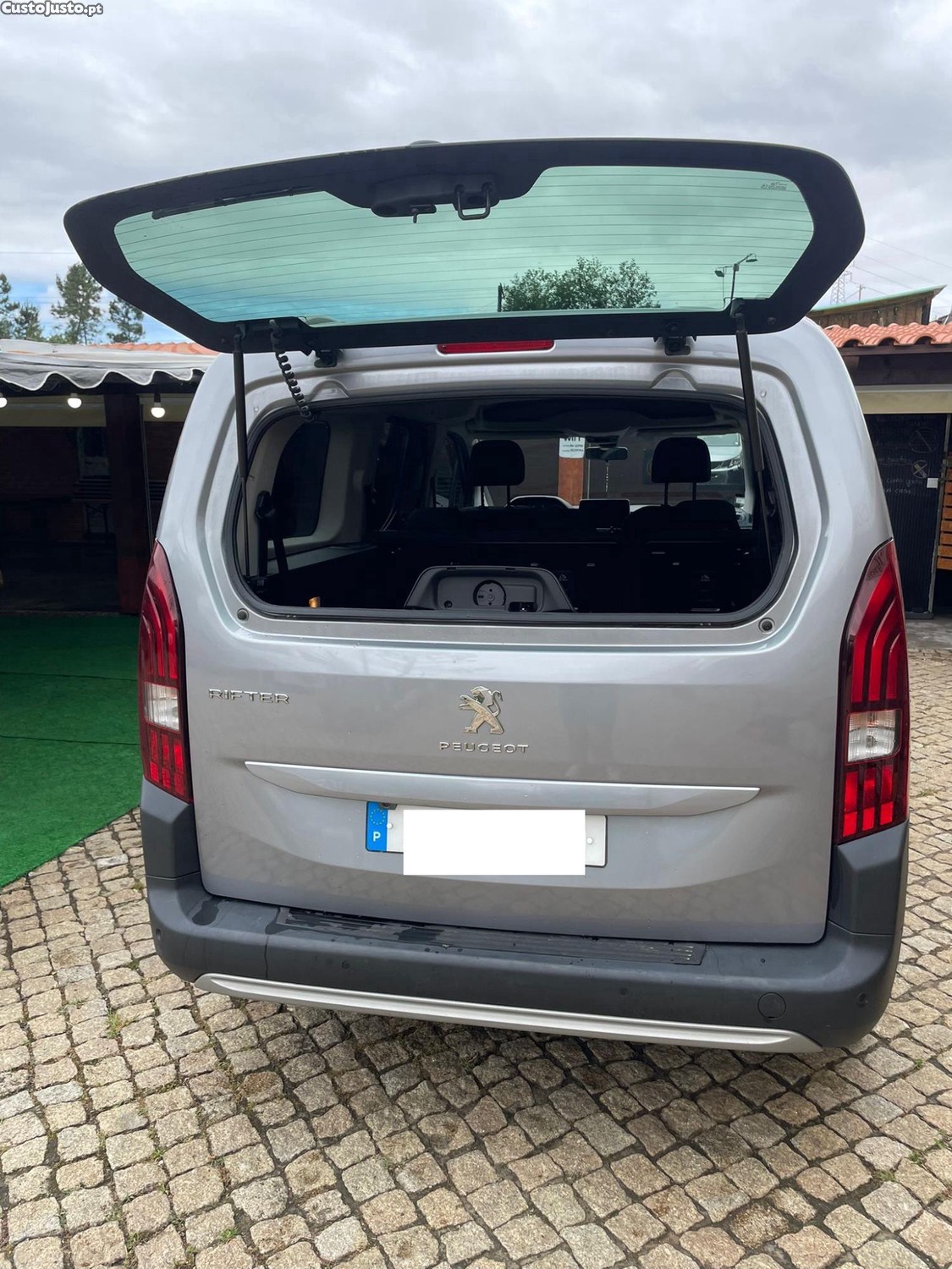 Peugeot Rifter 1.5 HDI Bluel de 7 Lugares NACIONAL — fotografia 3