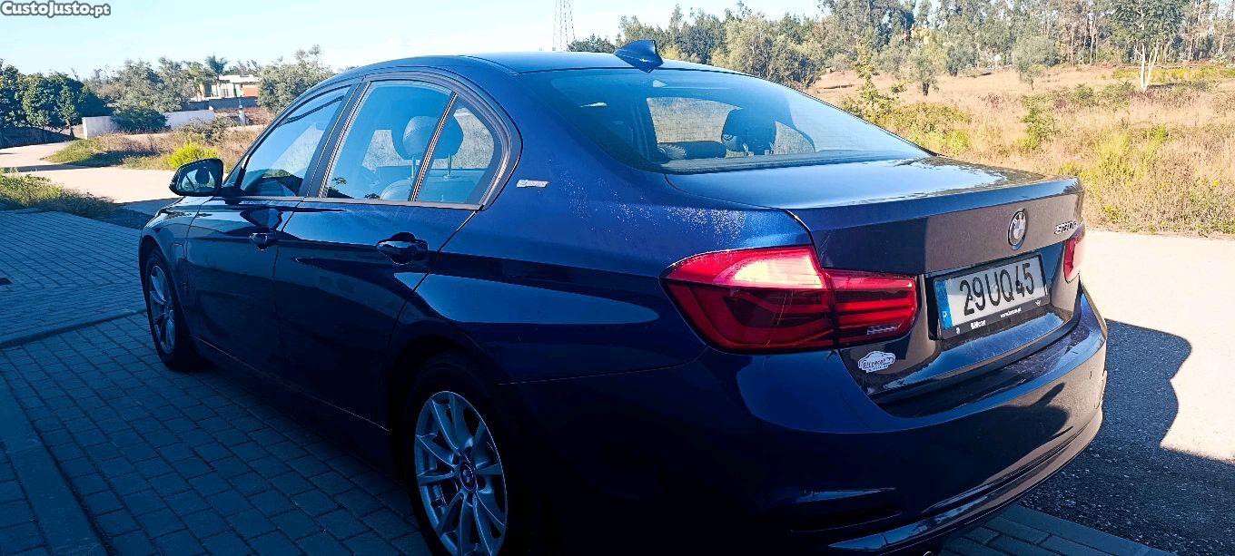 BMW 330 e iperforma — fotografia 10