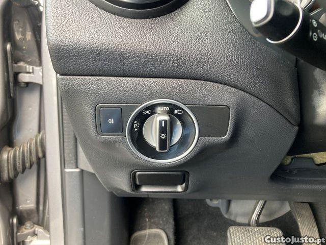 Mercedes-Benz GLA 220 d Urban — fotografia 8