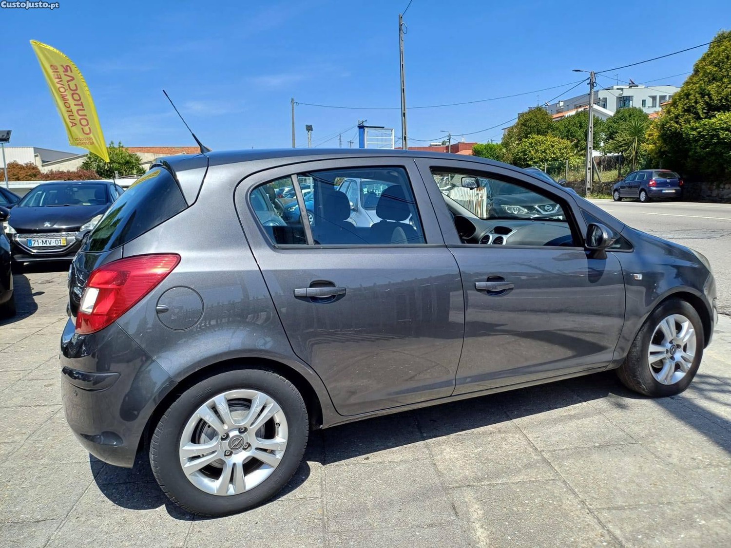 Opel Corsa Diesel5 Lug ( Viatura Nacional) — fotografia 7