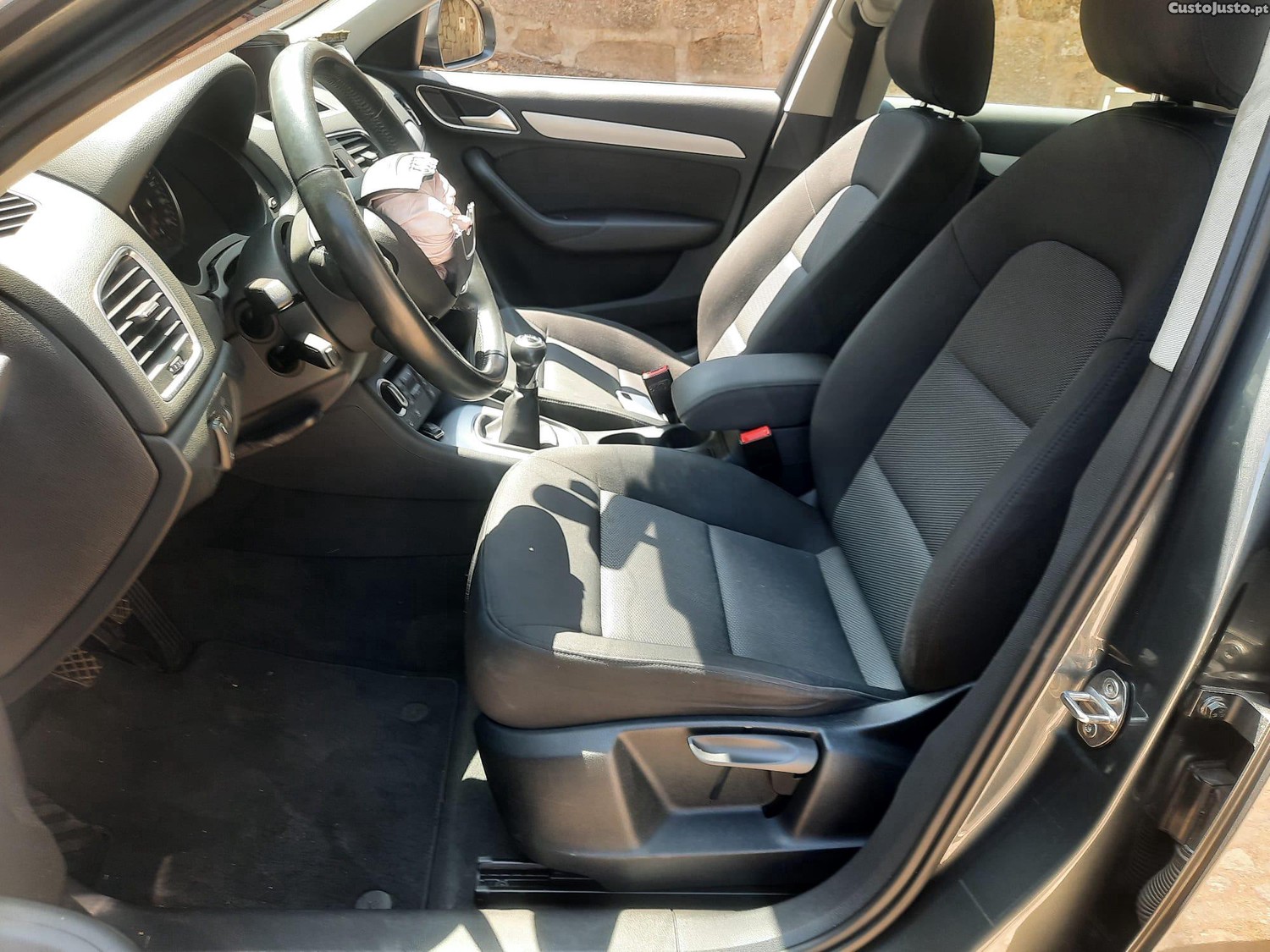 Audi Q3 2,0 tdi 150cv — fotografia 5