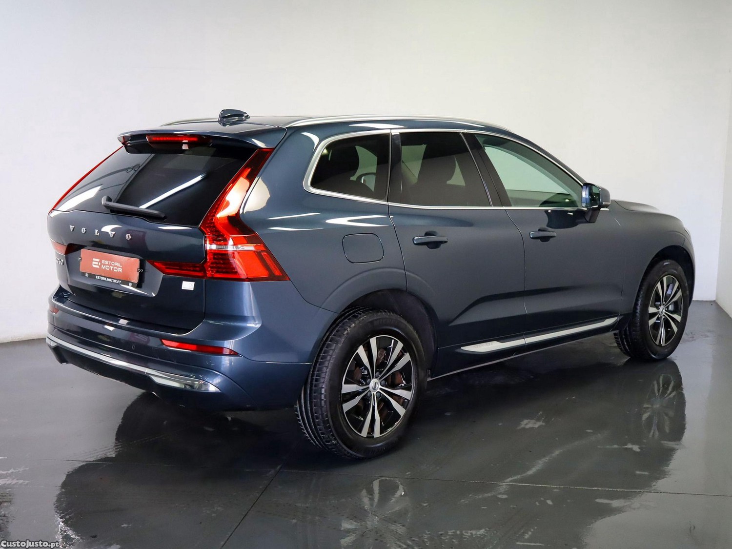 Volvo XC 60 2.0 T6 PHEV Inscription AWD — fotografia 19