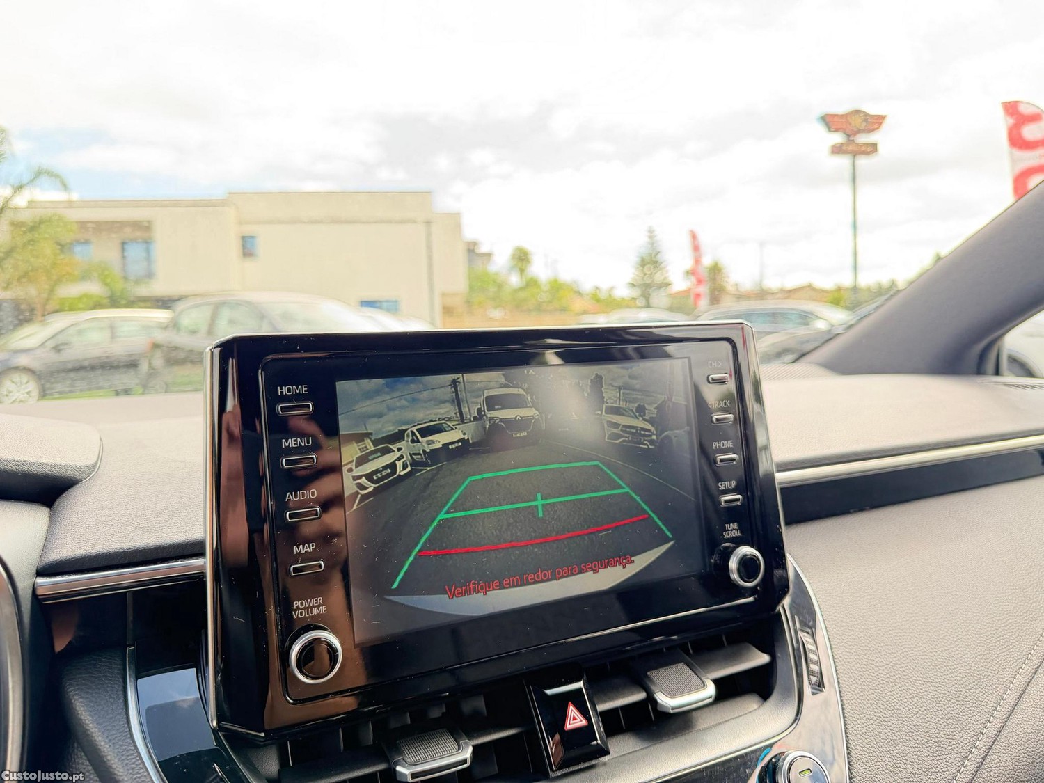 Toyota Corolla 1.8 Hybrid Comfort — fotografia 14