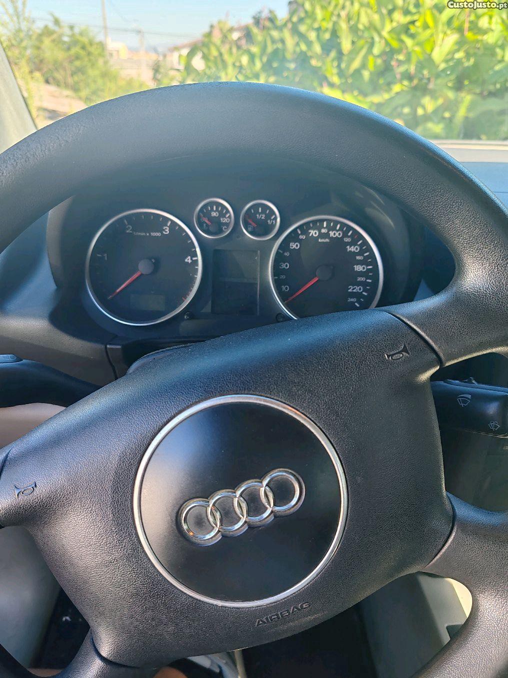 Audi A2 1.4 TDI - 224 mil KMS - Fantástico! — fotografia 6
