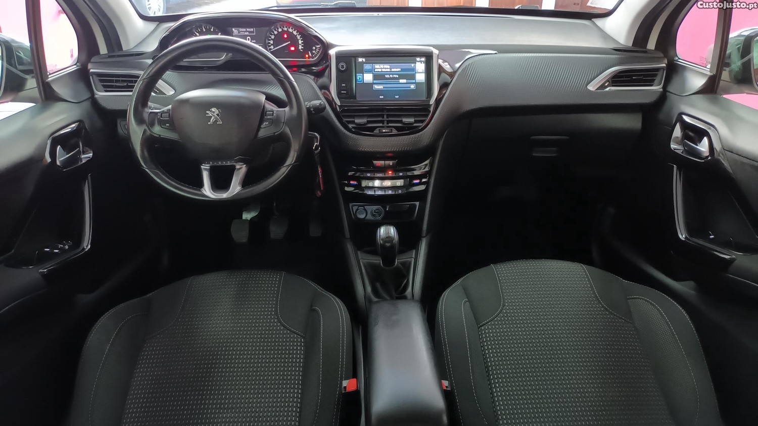 Peugeot 208 1.2 Puretech Allure — photo 5