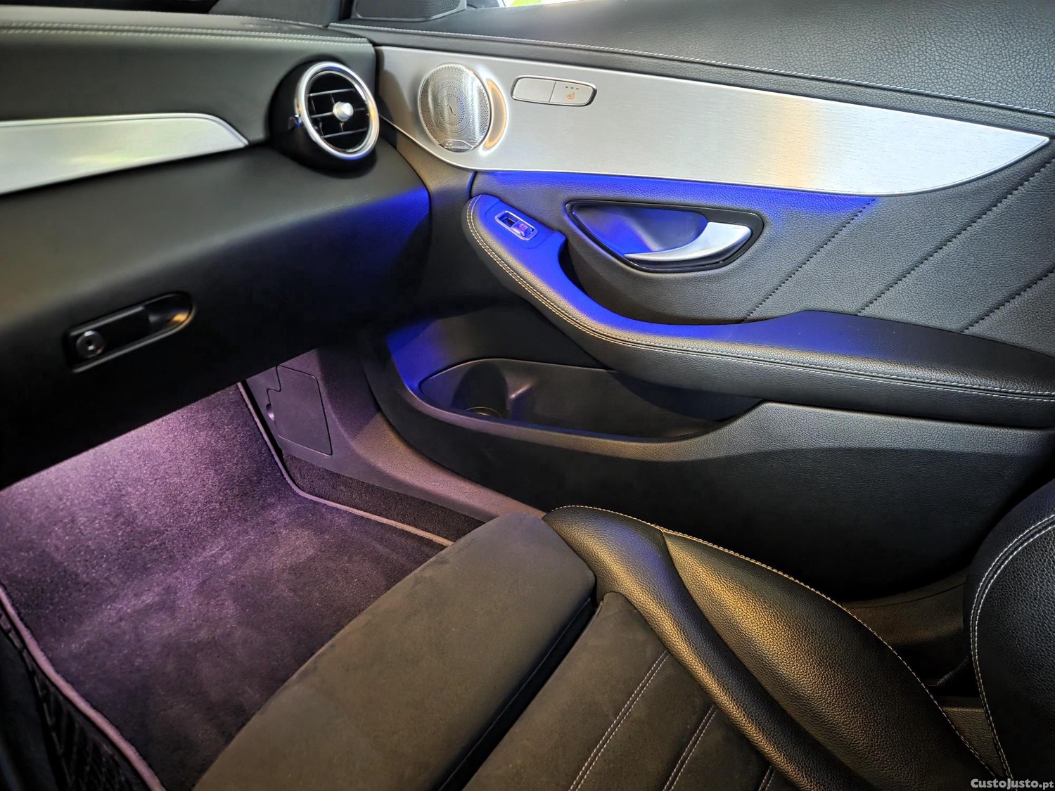 Mercedes-Benz C 300 de AMG-Line (Pack Night) - Burmester Audio, Multibeam, Airmatic, 19" — fotografia 2