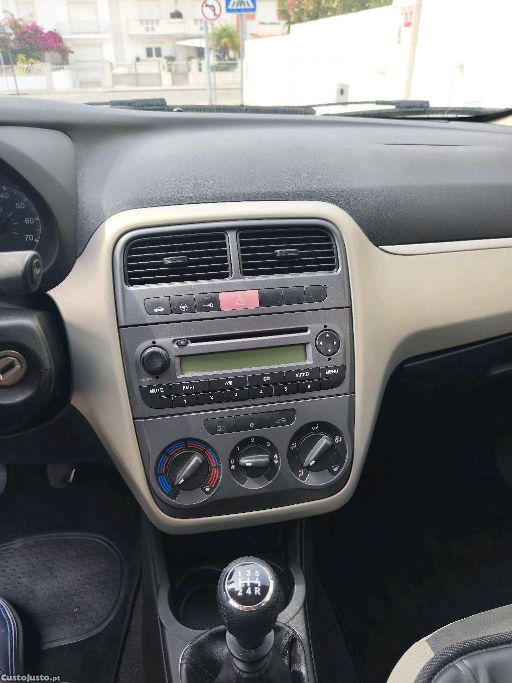 Fiat Grande Punto 1.2 com ac — fotografia 3