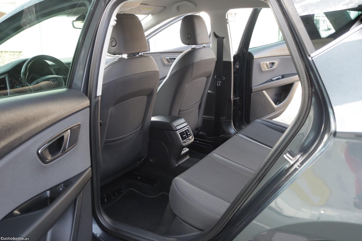SEAT Leon 1.5 TSI Xcellence 150cv — fotografia 39