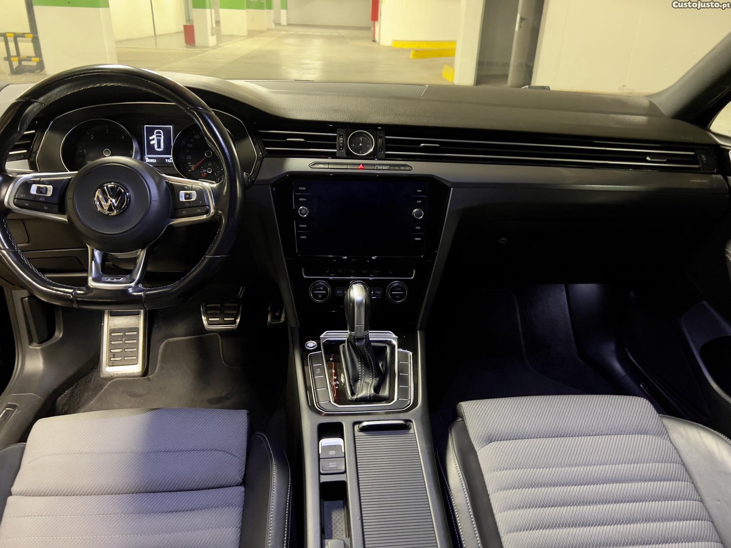 Volkswagen Passat R-line — fotografia 3