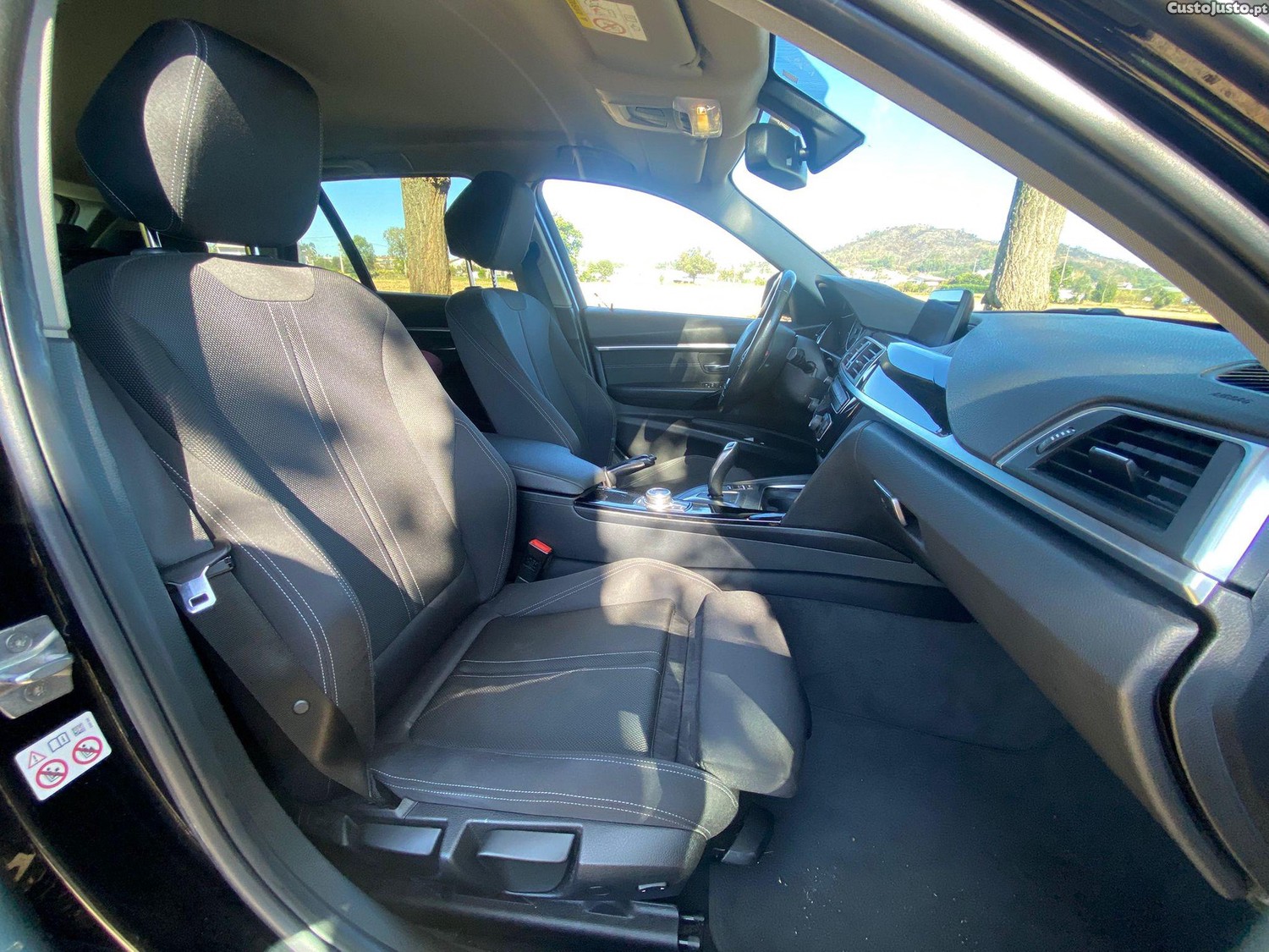 BMW 318 d Line Sport Auto — fotografia 9