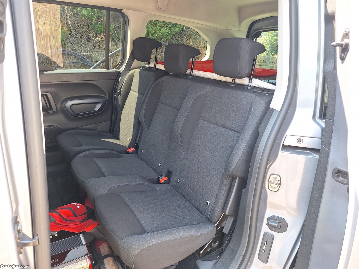 Peugeot Rifter 1.5 HDI Bluel de 7 Lugares NACIONAL — fotografia 10