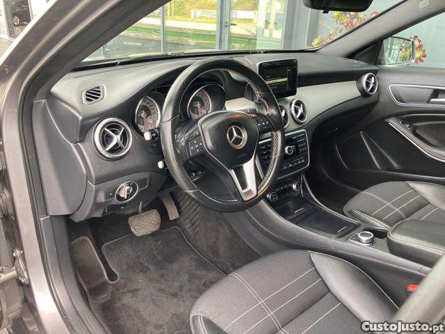 Mercedes-Benz GLA 220 d Urban — fotografia 17