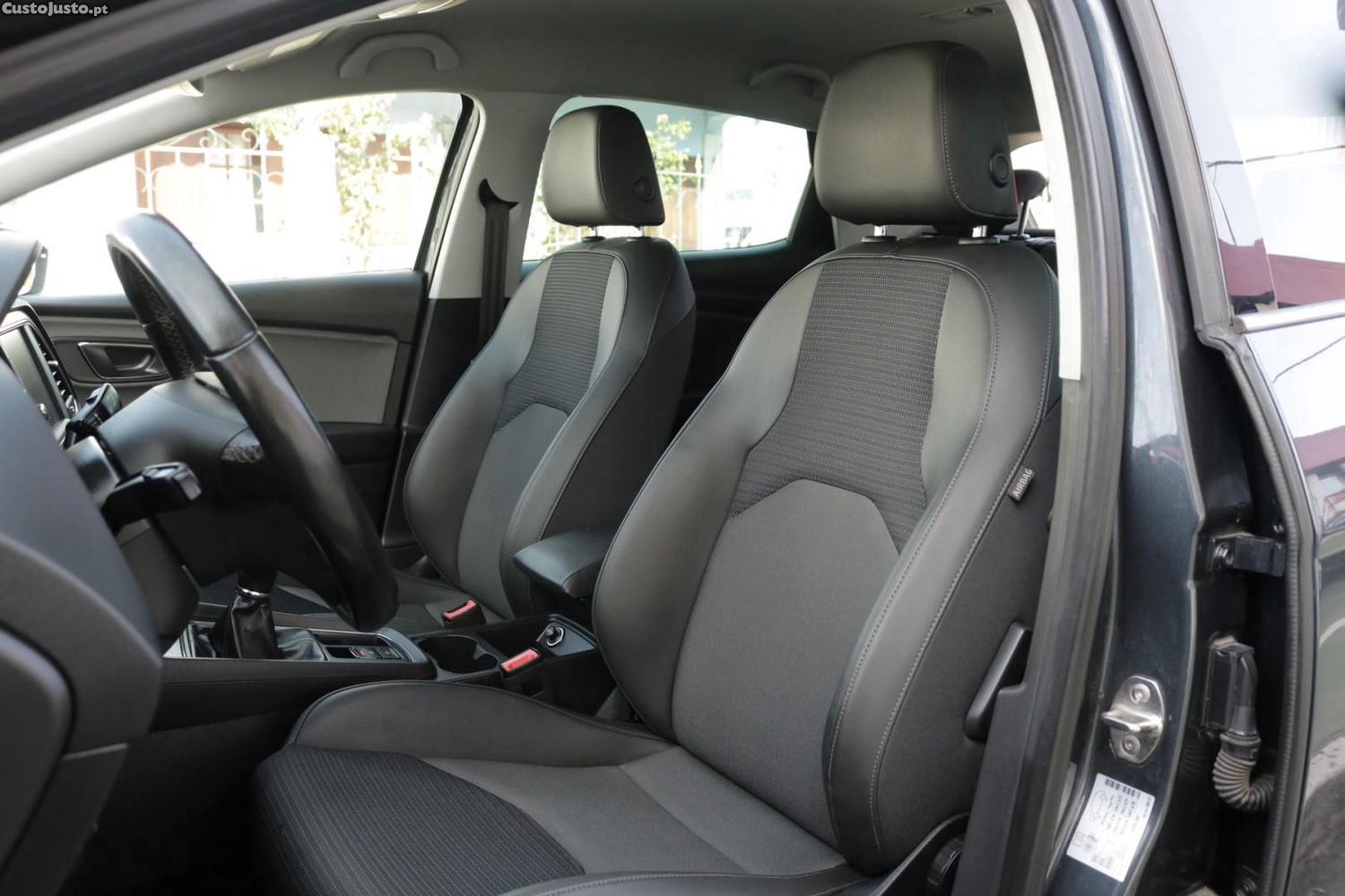 SEAT Leon 1.5 TSI Xcellence 150cv — fotografia 45