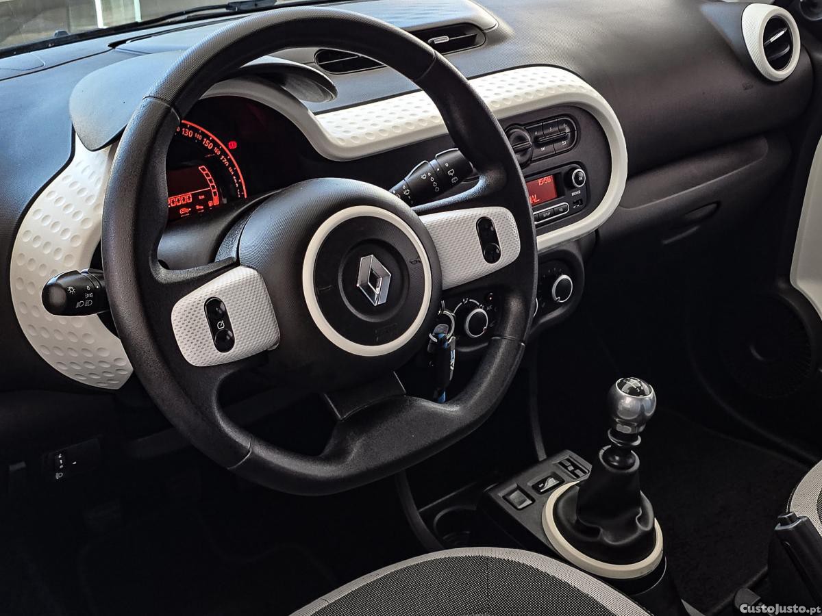 Renault Twingo ENERGY TCe 90 Dynami — fotografia 14