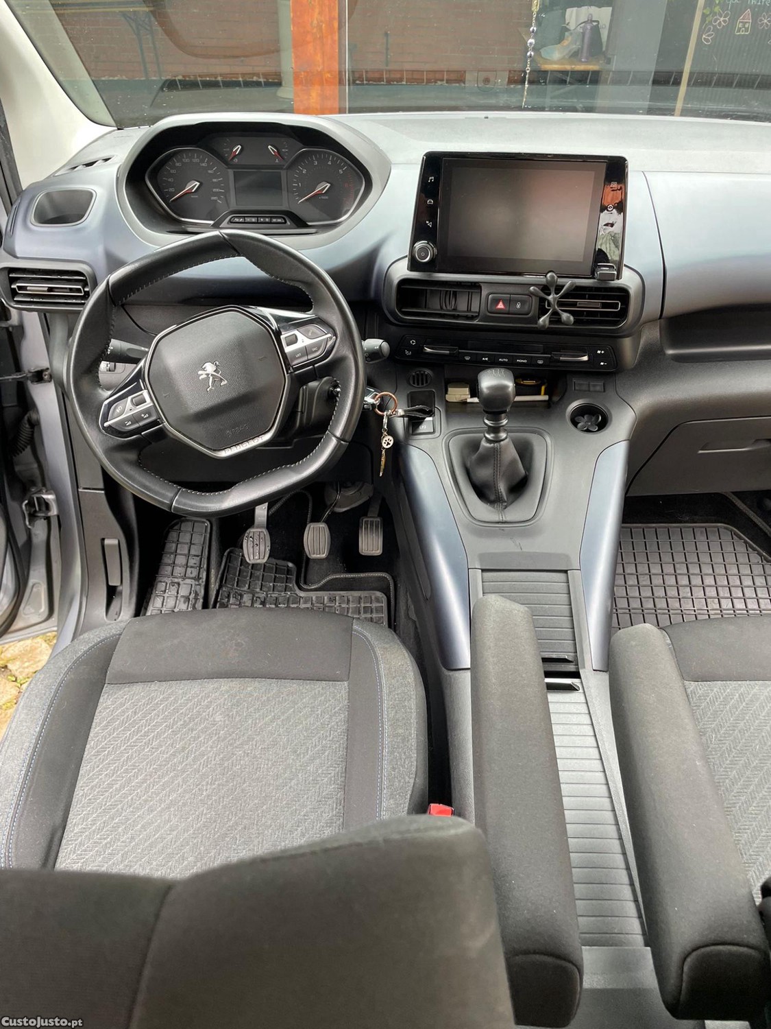 Peugeot Rifter 1.5 HDI Bluel de 7 Lugares NACIONAL — fotografia 8
