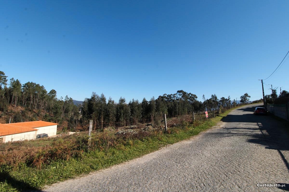 Land for sale in Amarante, Portugal — €62,000