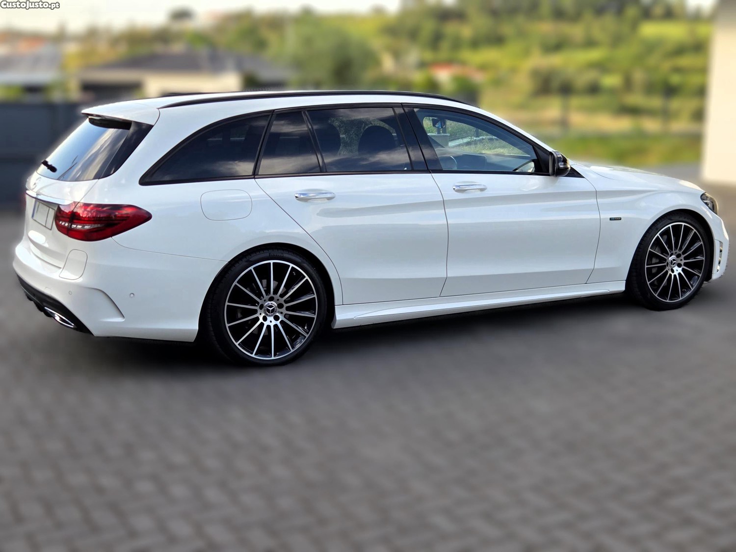Mercedes-Benz C 300 de AMG-Line (Pack Night) - Burmester Audio, Multibeam, Airmatic, 19" — fotografia 11