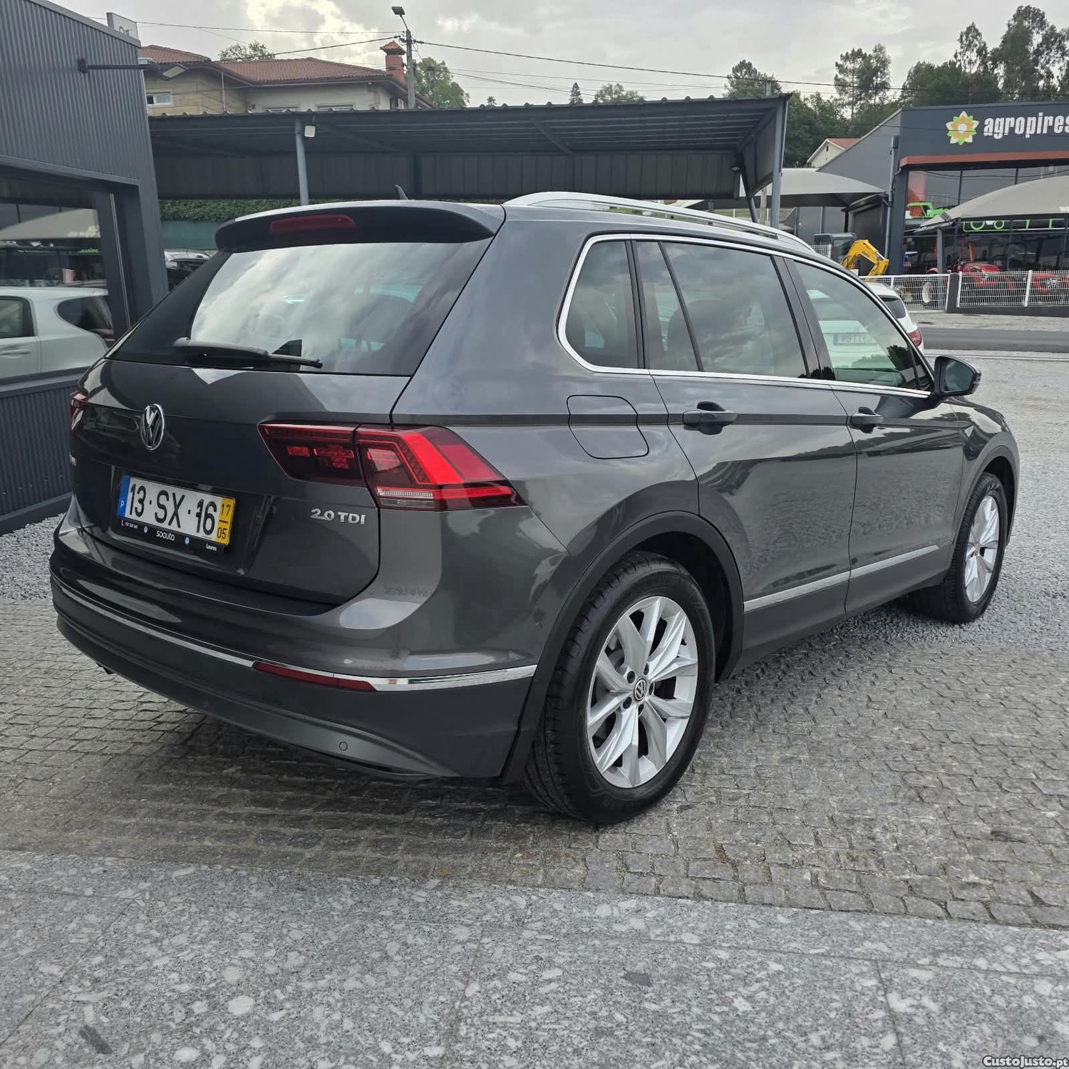 Volkswagen Tiguan 2.0 TDi Sport BlueMotion — fotografia 24