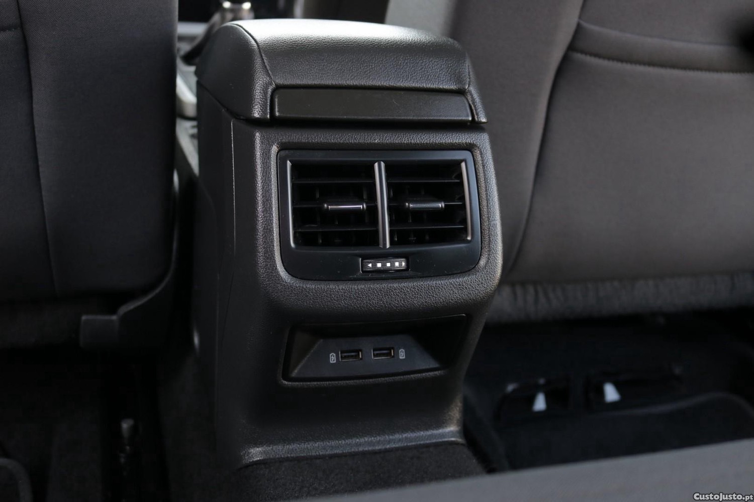 SEAT Leon 1.5 TSI Xcellence 150cv — fotografia 37
