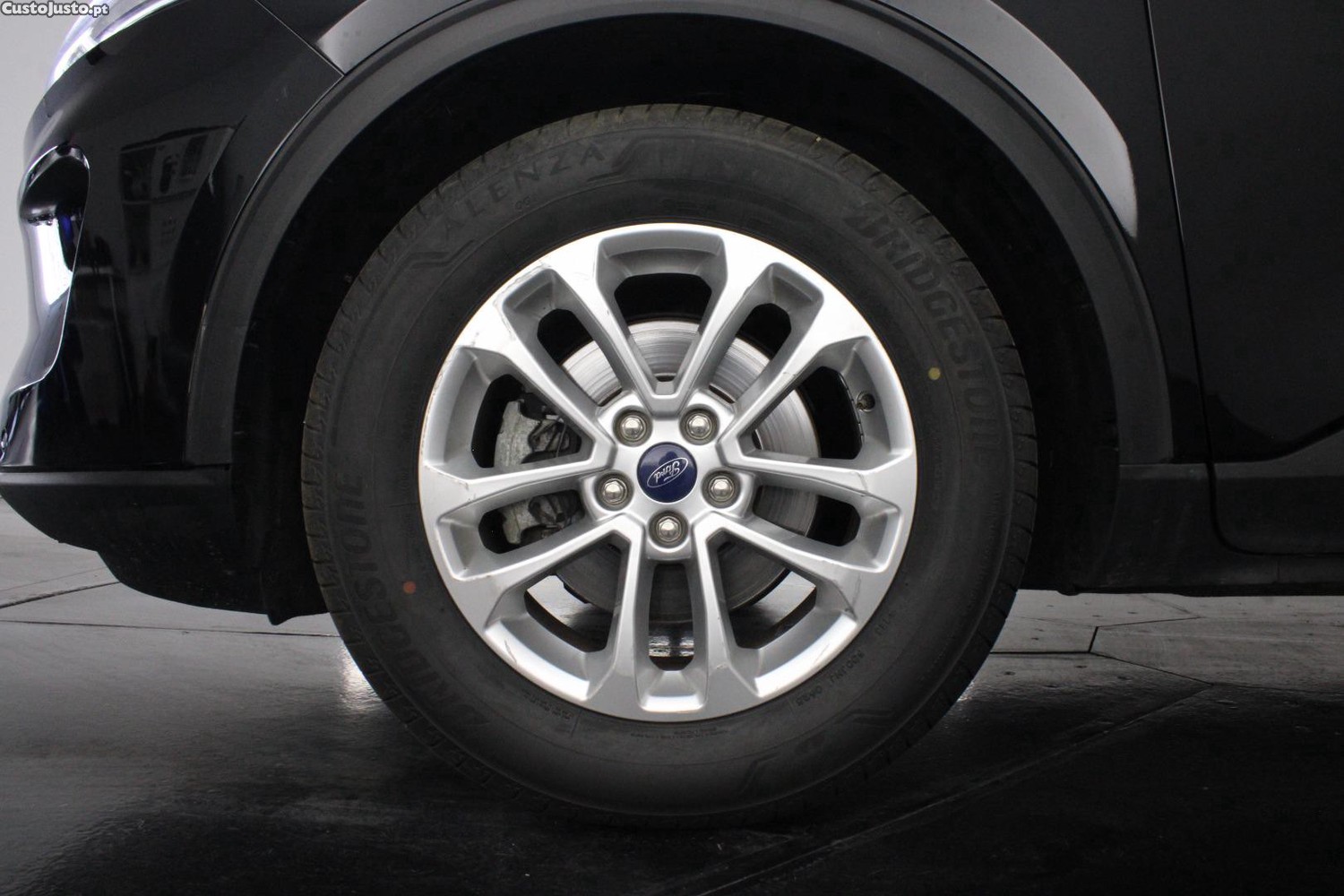 Ford Kuga 1.5 TDCI ECOBLUE TITANIUM — fotografia 3