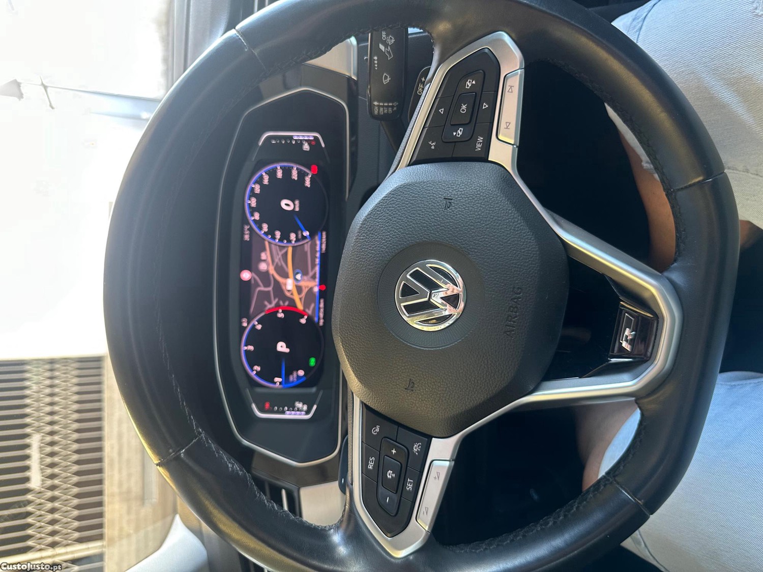 Volkswagen Passat R-line — fotografia 4