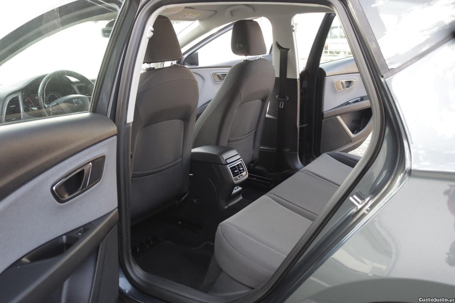 SEAT Leon 1.6 TDI Style 115cv — fotografia 39