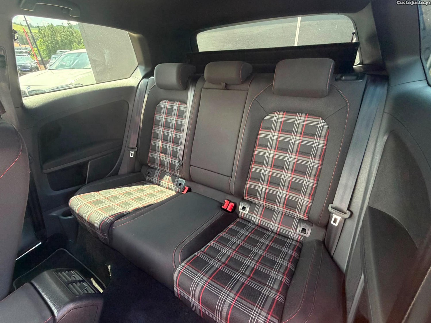 Volkswagen Golf 7.5 GTI 230CV — fotografia 3