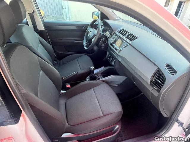Skoda Fabia 1.0 ACTIVE — fotografia 2