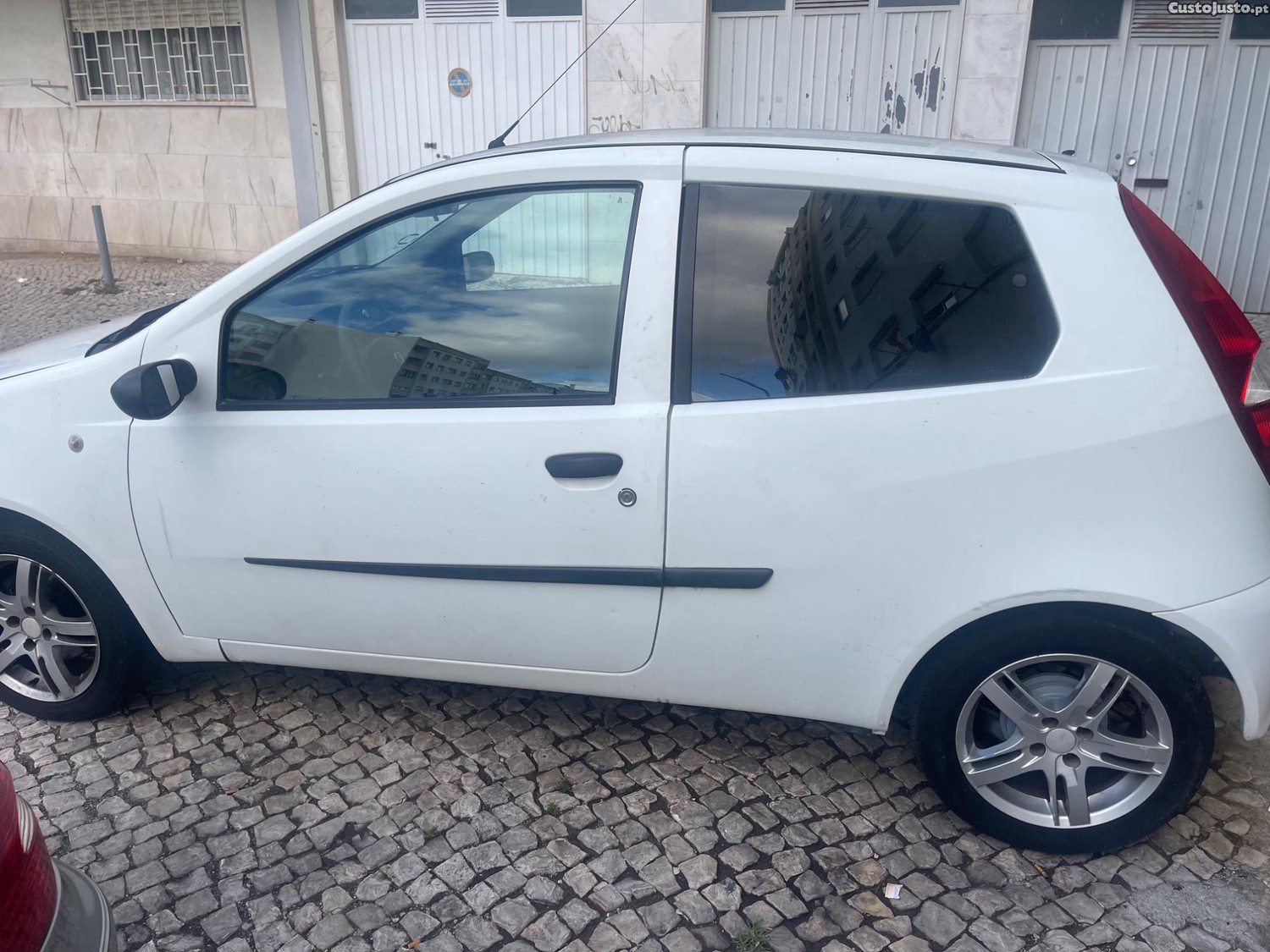 Fiat Punto 1.3 multijet — fotografia 8