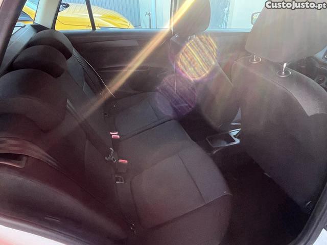 Skoda Fabia 1.0 ACTIVE — fotografia 4