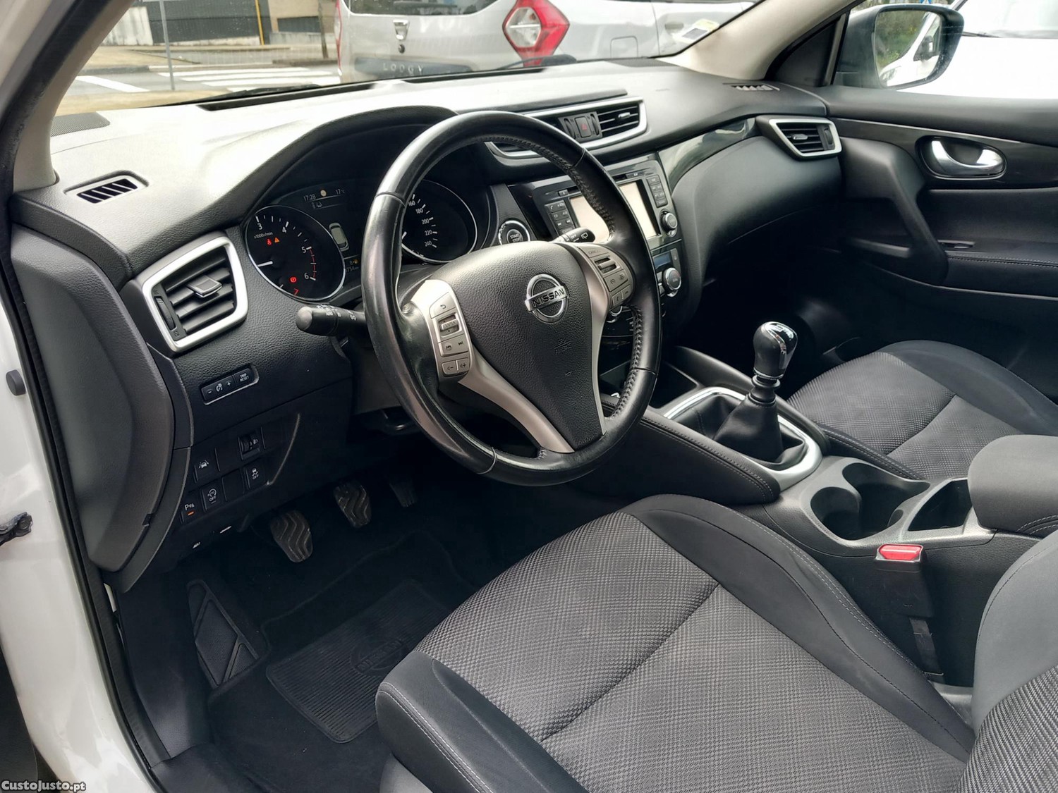Nissan Qashqai 1.5 dCi 360 — fotografia 11