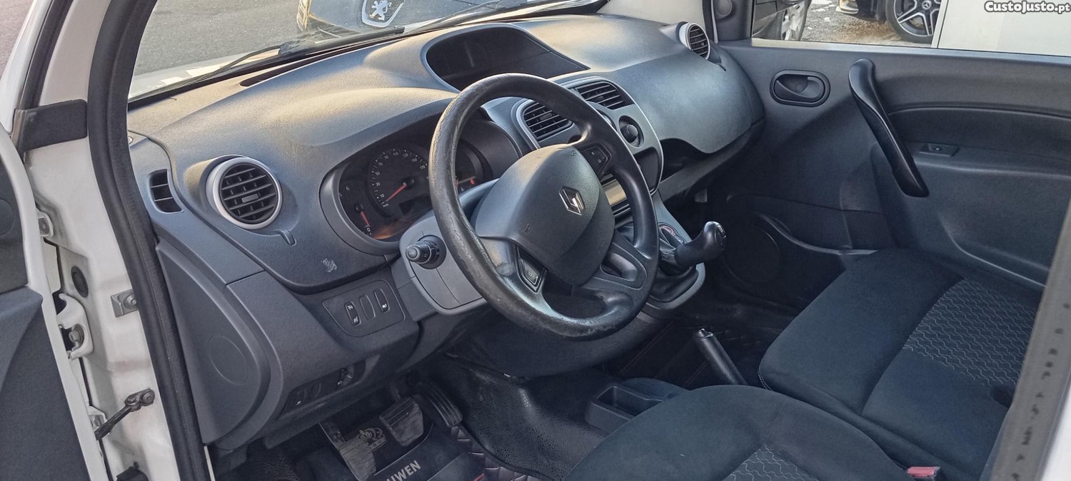 Renault Kangoo Business2016 C/3 lugares,1 Proprietário , Nacional ,em ótimo estado. — fotografia 4