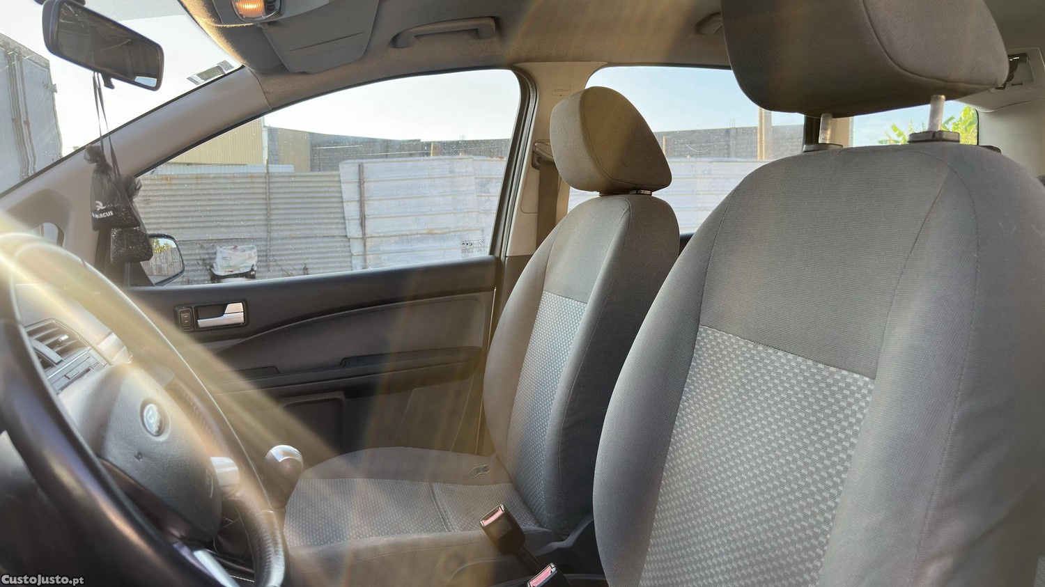 Ford C-Max 1.6 TDCi 110cv de 2004 apenas 240.000 km — fotografia 3