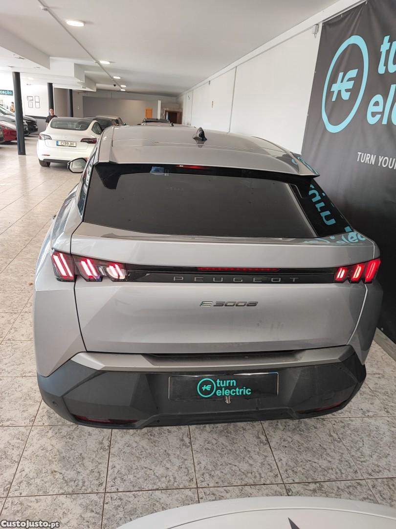 Peugeot e-3008 73 kWh Allure — fotografia 7