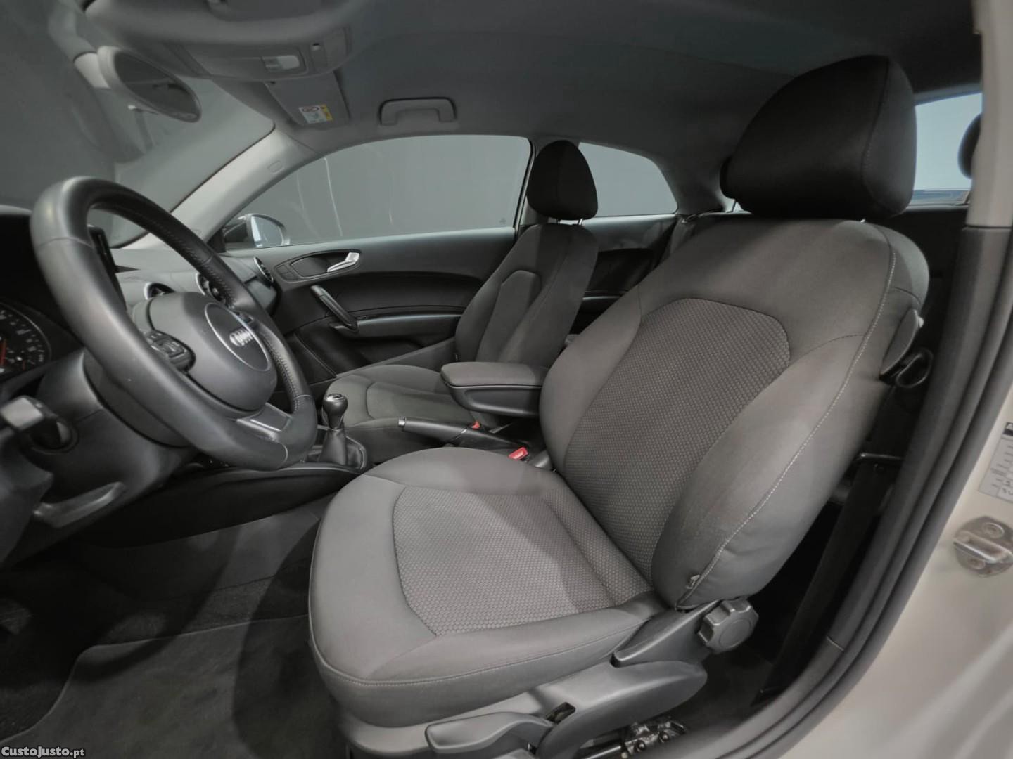Audi A1 1.0 TFSI — fotografia 2