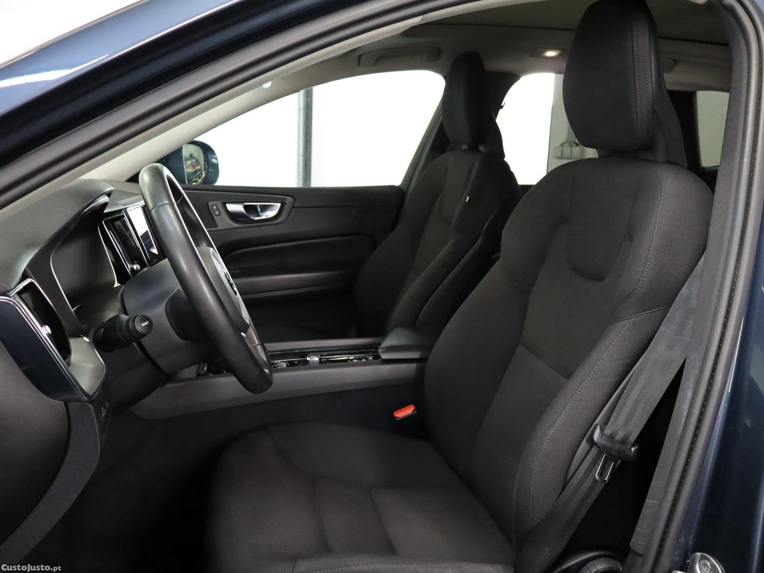 Volvo XC 60 2.0 T6 PHEV Inscription AWD — fotografia 13