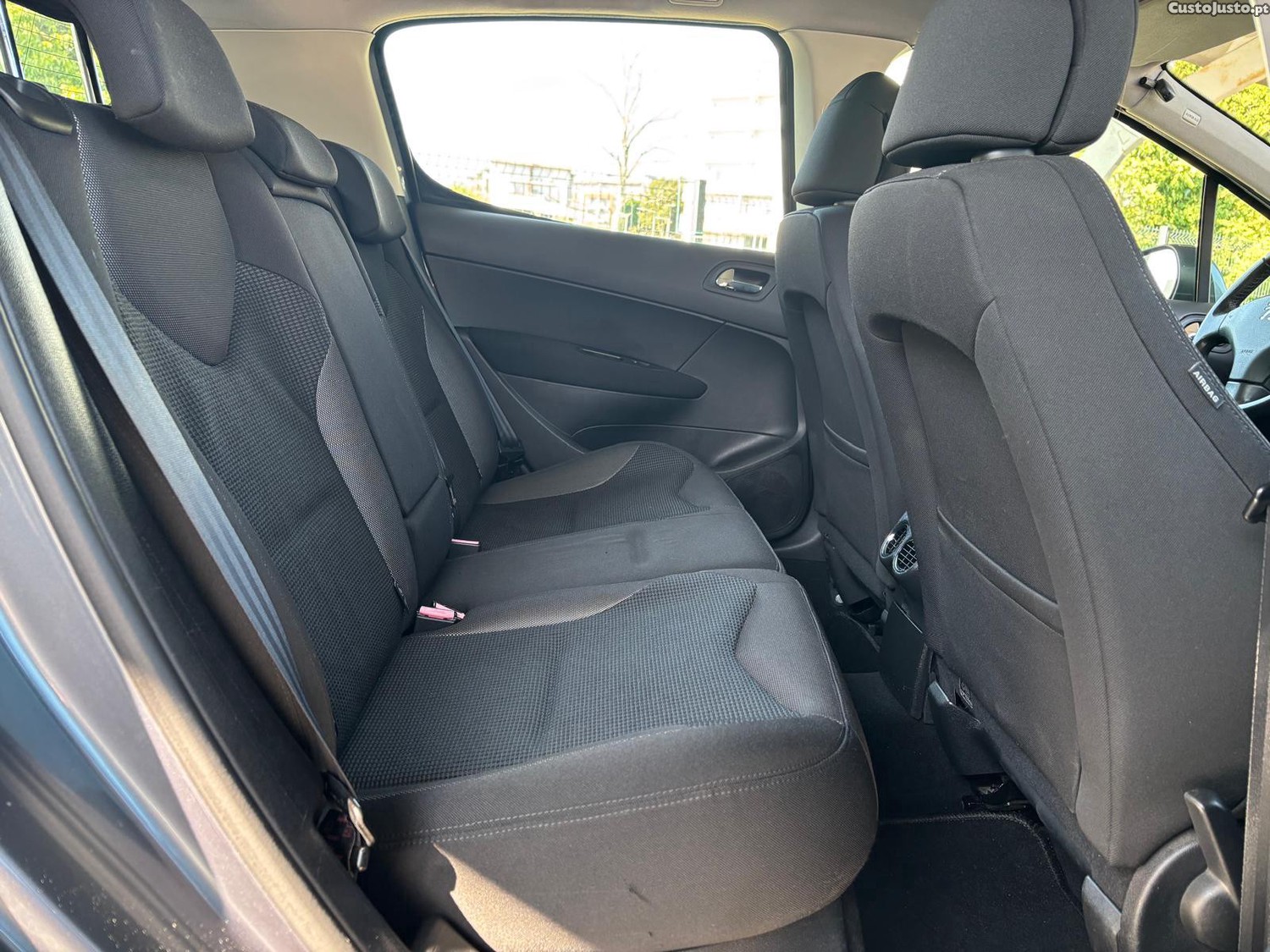 Peugeot 308 1.6 HDi Sport — fotografia 9