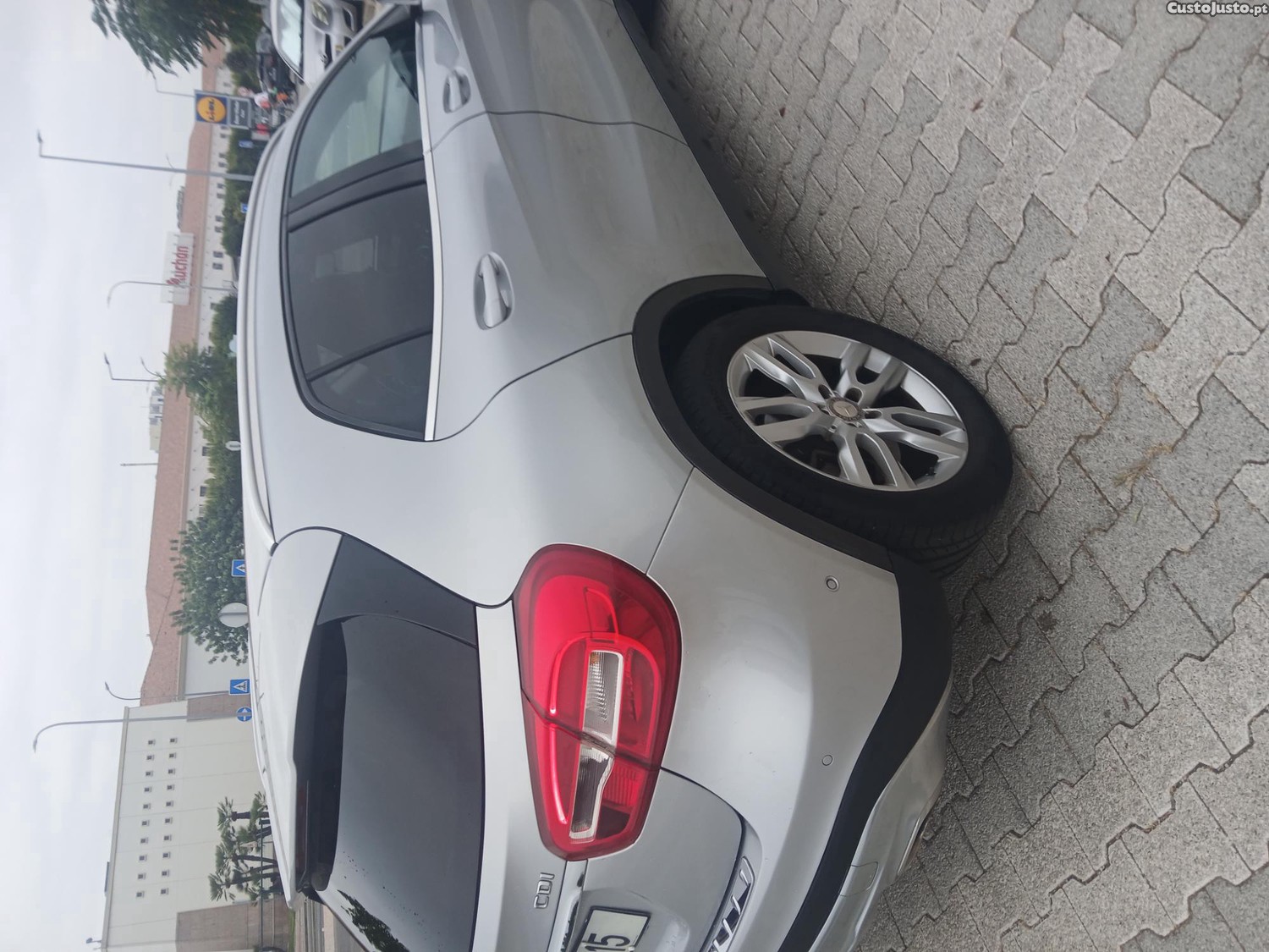 Mercedes-Benz GLA 200 2.2 136 cv — fotografia 3