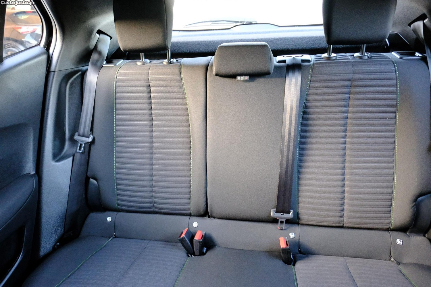 Peugeot 2008 1.2 PureTech Style — fotografia 17