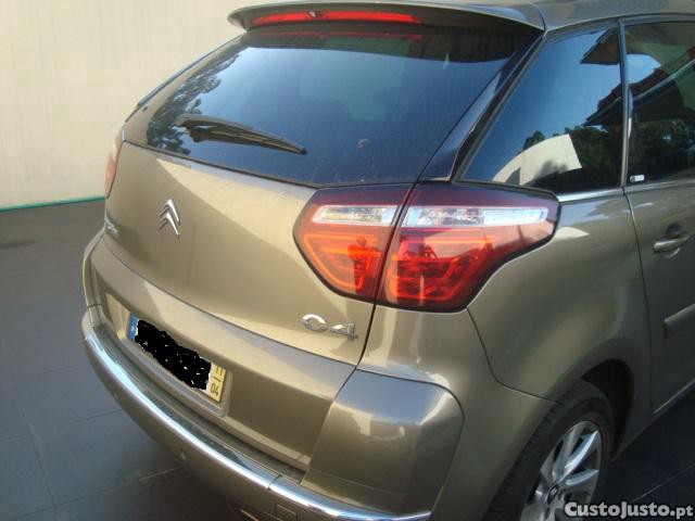 Citroën C4 Picasso 1.6 110 CV — fotografia 11