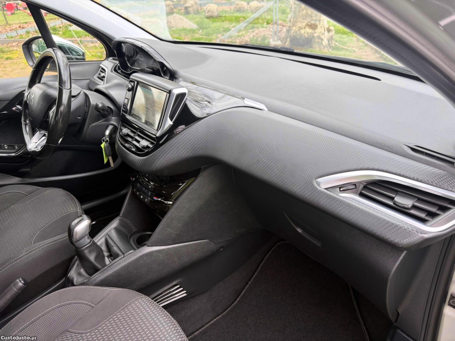 Peugeot 208 1.6 HDI VERSÃO ALLURE — fotografia 6