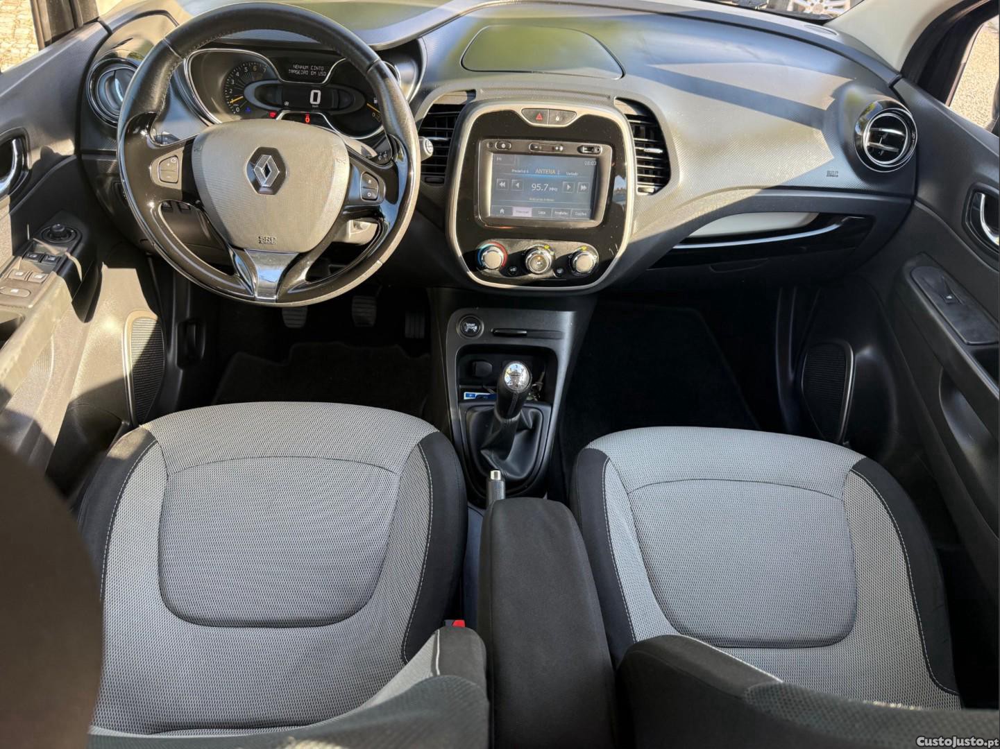 Renault Captur 0.9 TCE Sport — fotografia 4