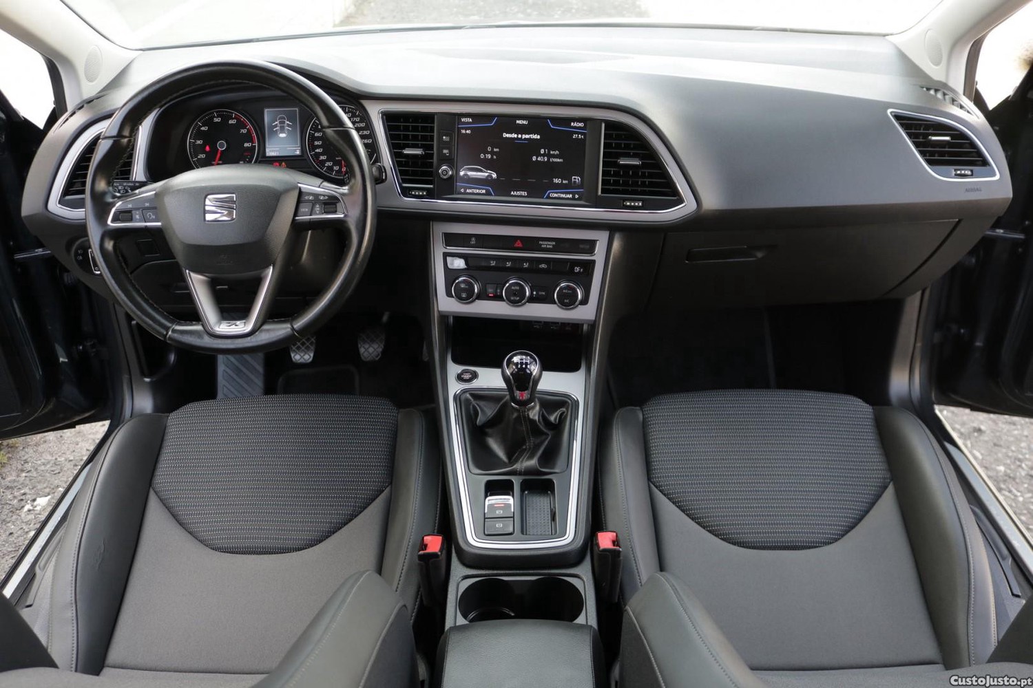 SEAT Leon 1.5 TSI Xcellence 150cv — fotografia 36