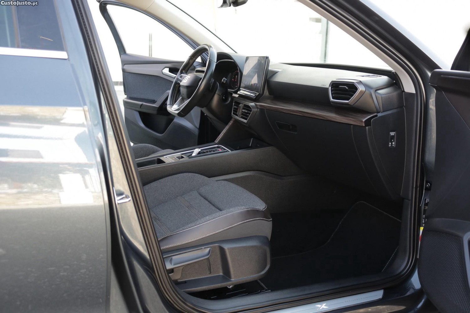 SEAT Leon 1.4 e-Hybrid Xcellence DSG 204cv — fotografia 39