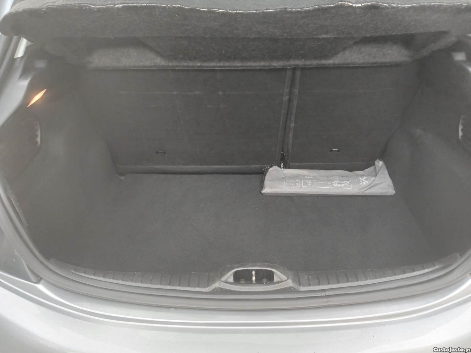Peugeot 208 1.5 hdi 102cv signature — fotografia 9