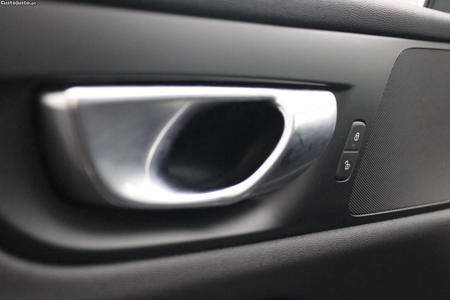 Volvo V60 2.0 T6 AWD R-DESIGN — fotografia 17