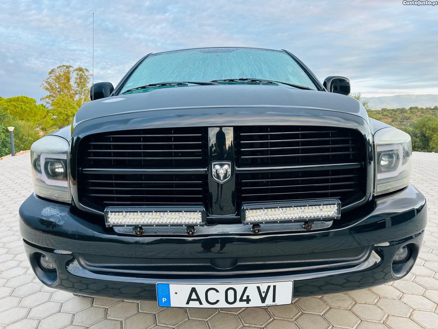Dodge RAM 1500 HEMI 5.7L V8 - 08 — photo 3